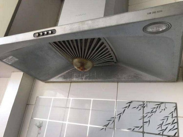 窗戶上能裝抽油煙機嗎